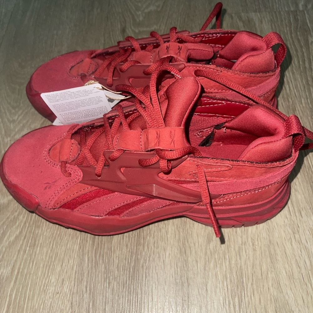 CARDI B REEBOK AUTHENTIC BRAND NEW!!!! RED ❤️
